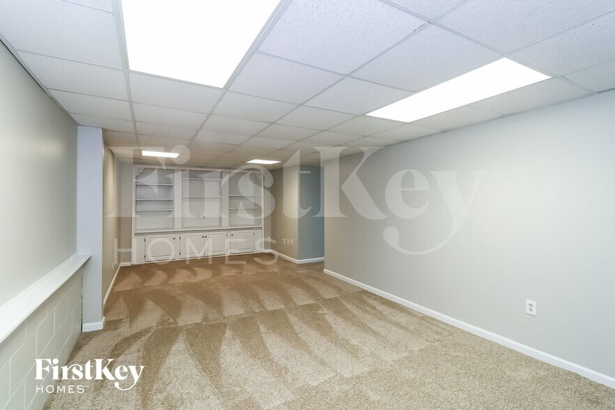 Building Photo - 5000 Sunbrook Way NW