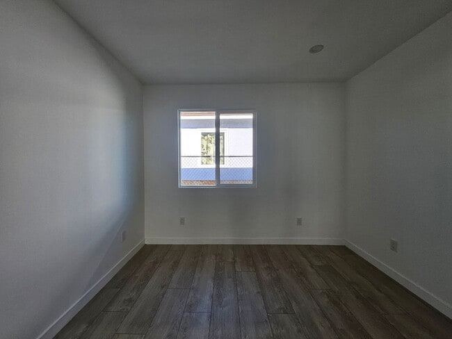 Building Photo - Goleta Properties