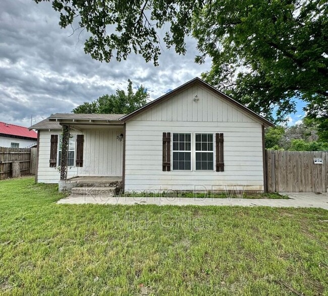 Primary Photo - 313 Worthview Dr