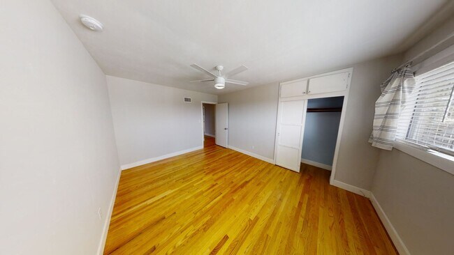 Building Photo - Newly Remodeled with Amazing Views!