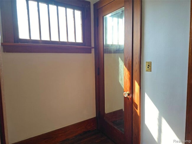 Building Photo - 26850 Seven Mile W