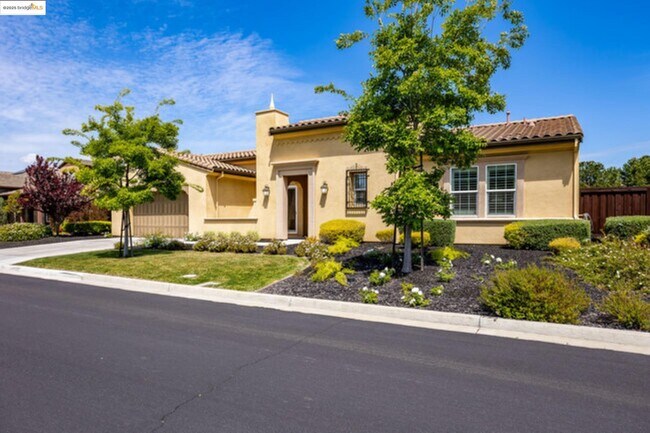 Building Photo - 2258 Reserve Dr