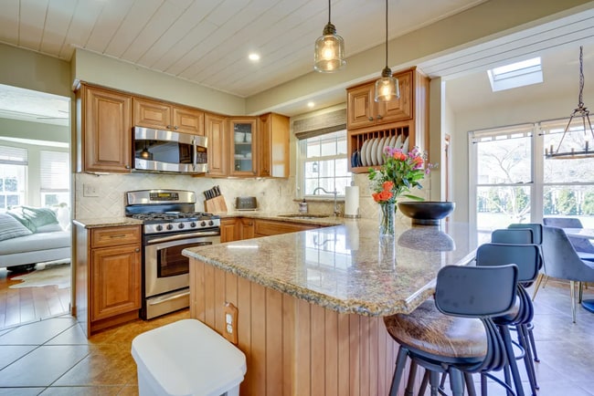 Kitchen - 151 Rambling Rd