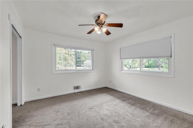 Building Photo - 318 Tyrone Rd