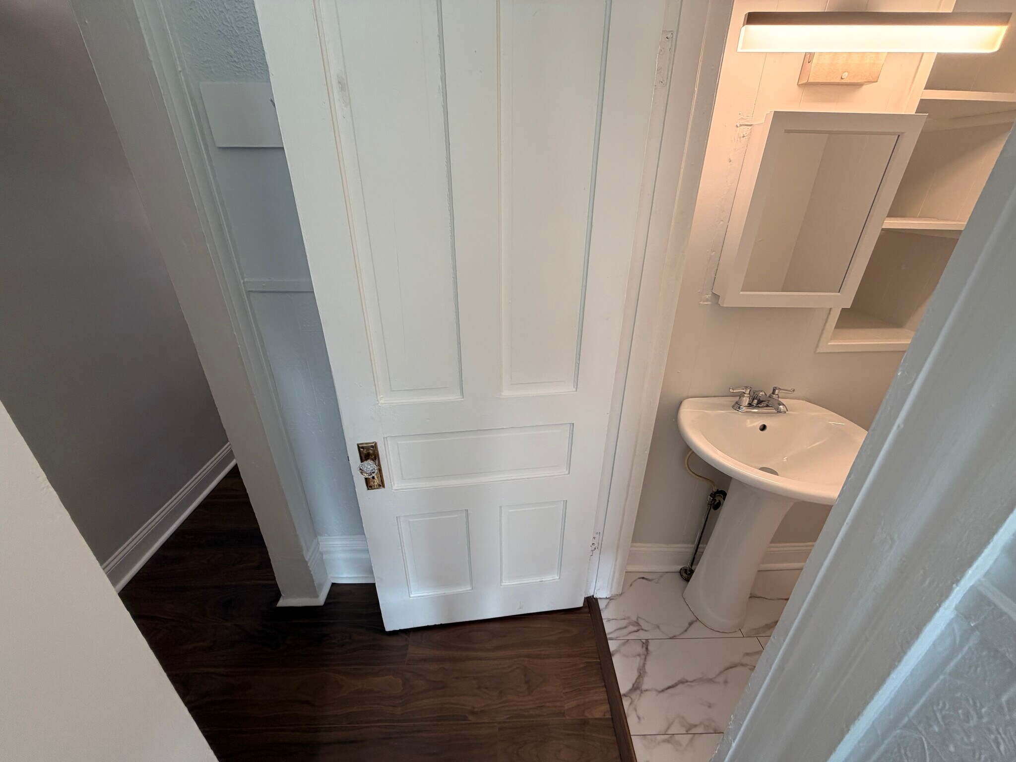 Building Photo - 122 Maple Ter