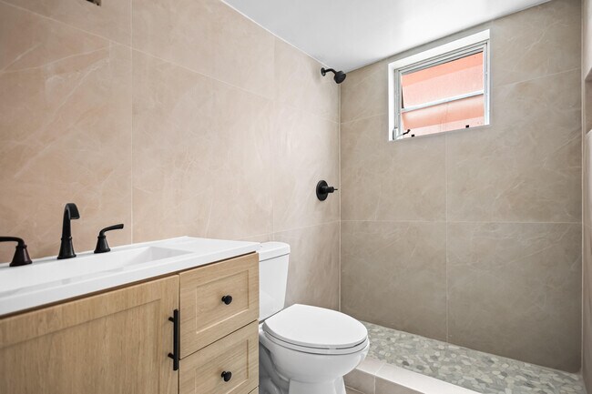 Building Photo - 1882 SW 17th Ave