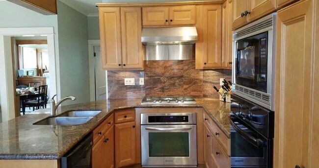 Building Photo - Stunning Historic Home in Washington Park – Updated, Spacious & Full of Charm!
