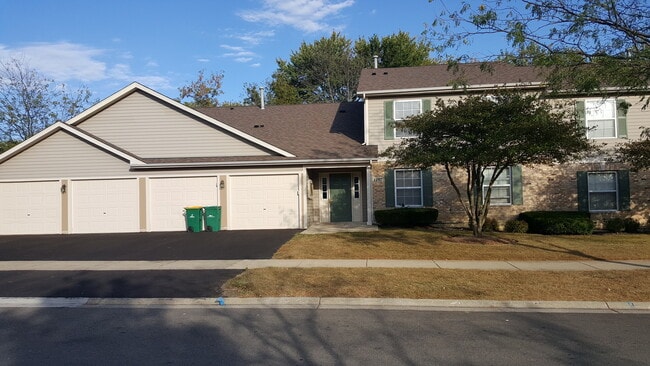 Primary Photo - 1197 N Red Oak Cir