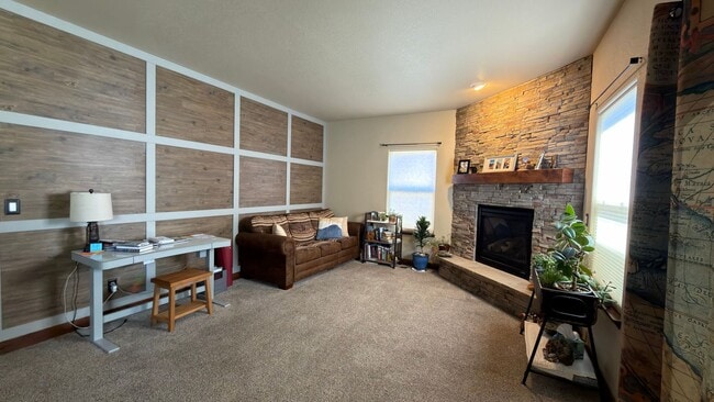 Building Photo - Great Home in Johnstown