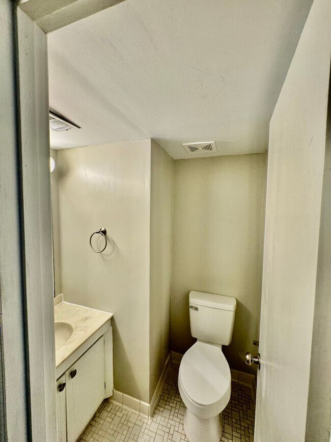 Building Photo - Lake Murray Living--- 2bd/2ba condo