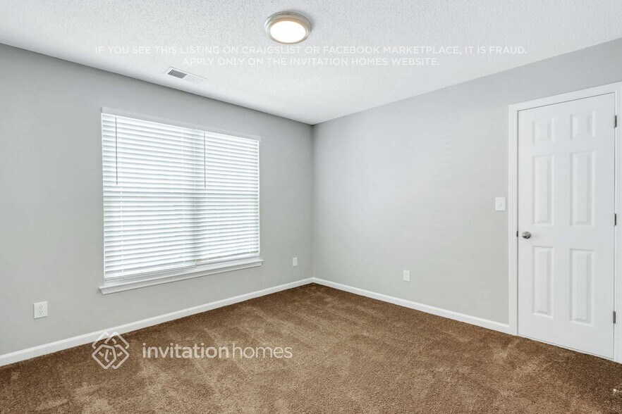 Building Photo - 9823 Dauphine Dr