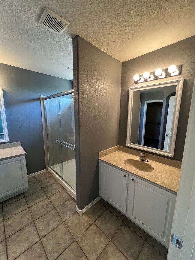 Building Photo - 3 Bedroom - 2 story home in Rancho Sahuarita
