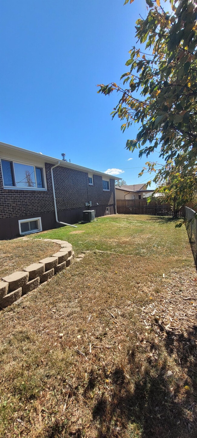 Building Photo - 6304 Kevin Ave