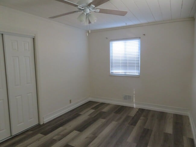 Building Photo - Colonial Heights Virginia