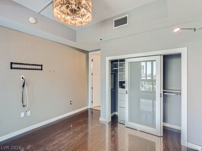Building Photo - 4575 Dean Martin Dr