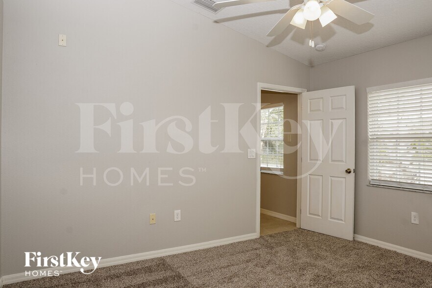 Building Photo - 1136 Delmar Terrace