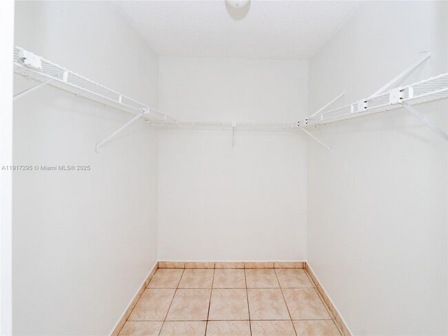 Building Photo - 10815 SW 145th Pl