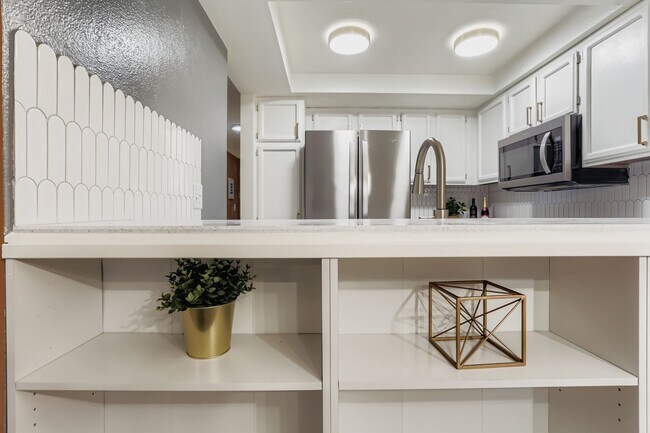 Building Photo - 77 Galen St