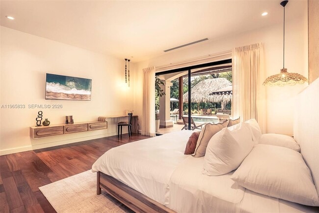 Building Photo - 90 Reserva De Golf