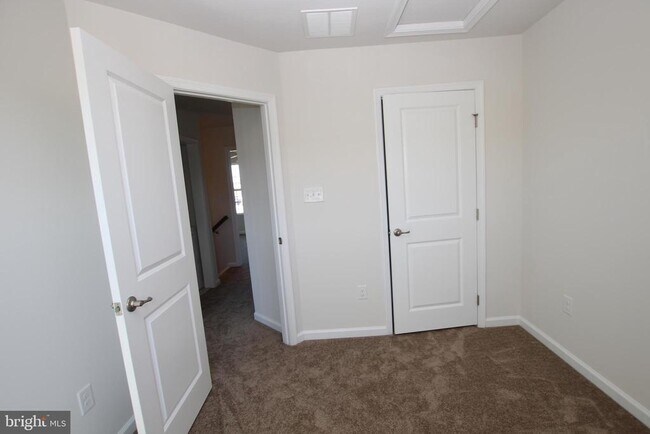 Building Photo - 30111 Plantation Dr