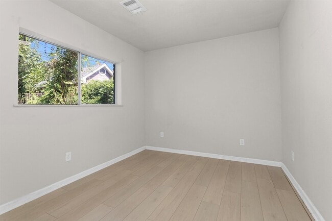 Building Photo - 15225 Woodforest Blvd