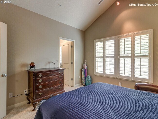 Building Photo - Amazing Location in NW Portland! Gorgeous 2 BD Townhome in Arbor Parc!