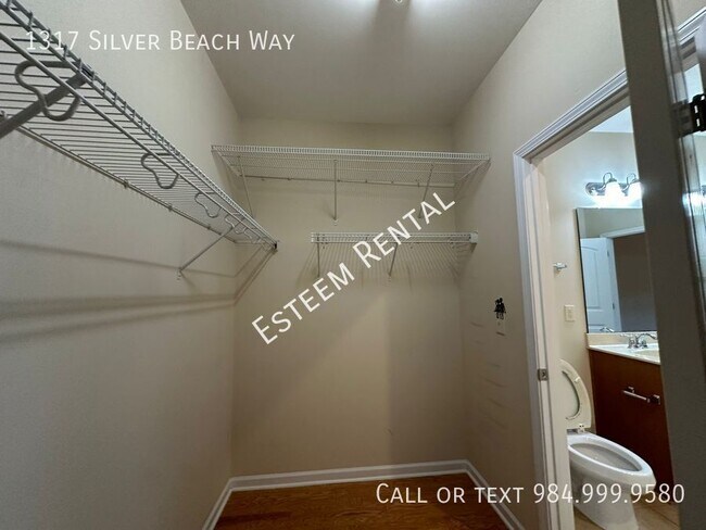 Building Photo - 1317 Silver Beach Way