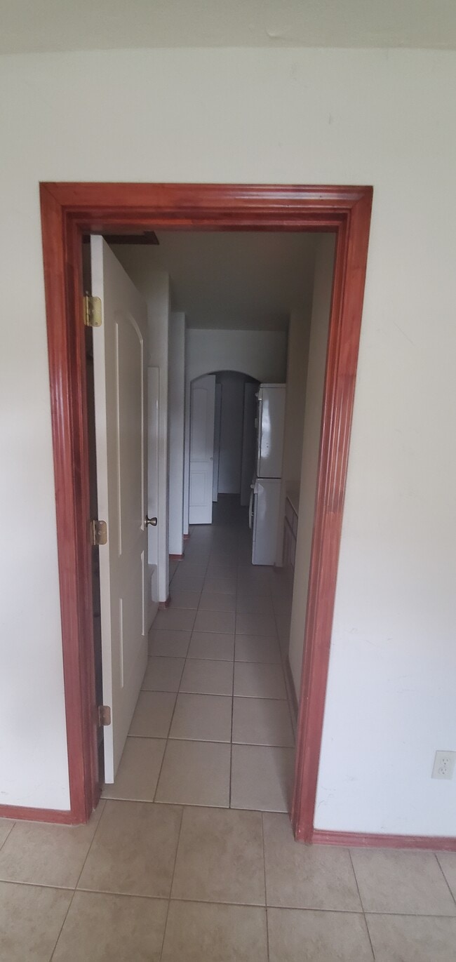 Building Photo - 2000 Circle Dr