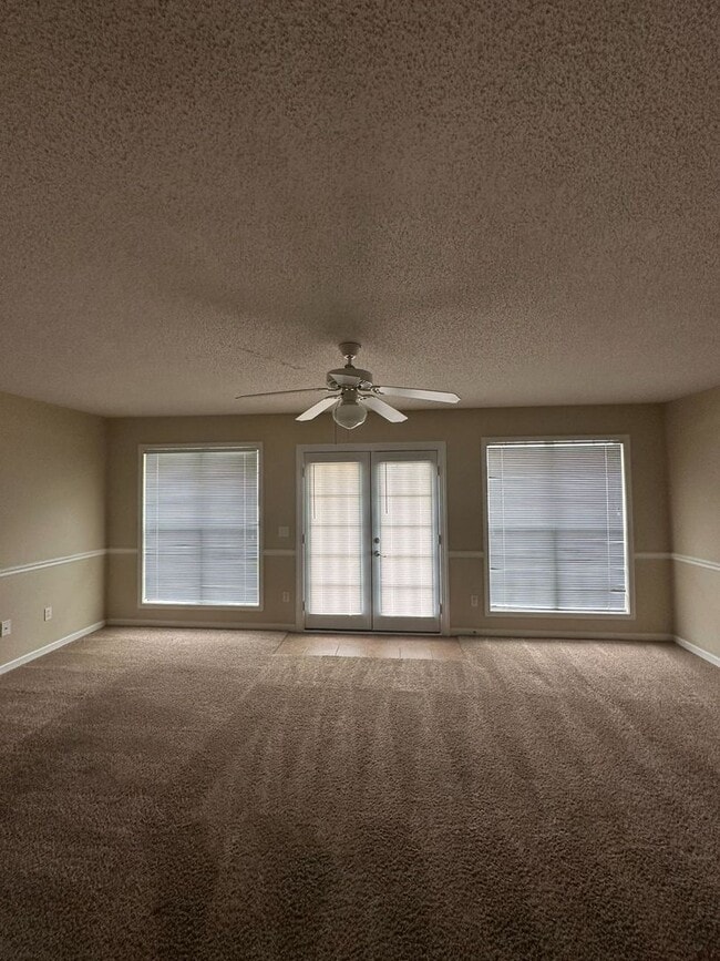 Building Photo - Wakefield!!!  3 Bedroom Townhome