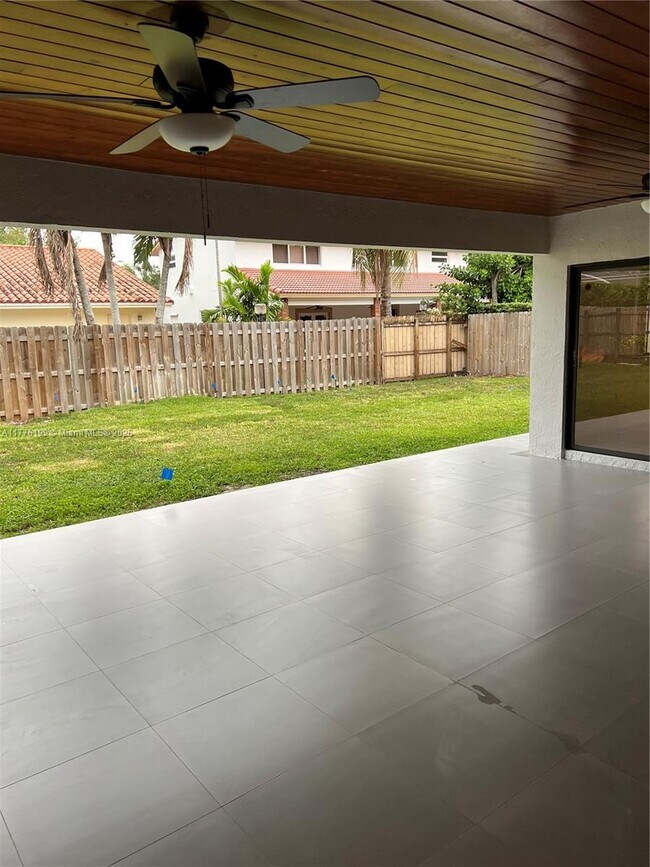 Building Photo - Northwest 167th Terrace, Miami Lakes, FL 33014 - 3 BR 2 BA single-family home