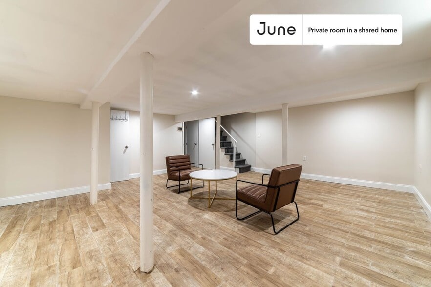 Building Photo - Room in Shared 2 bed/1 bath home