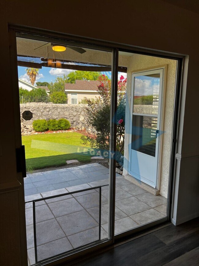 Building Photo - The City View Holiday House!