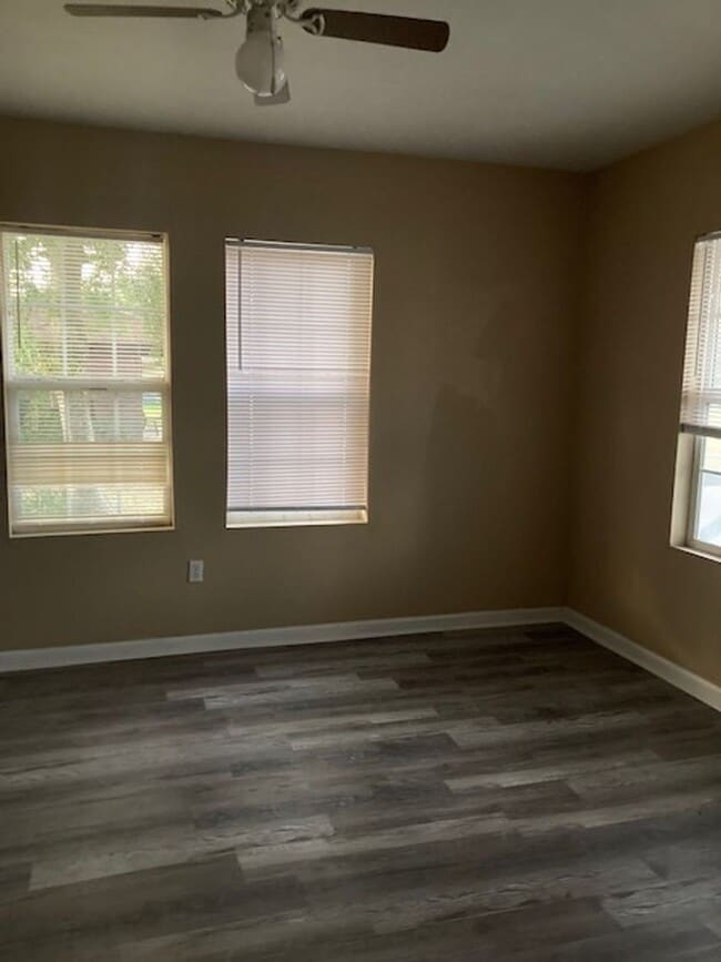 Building Photo - Biloxi 2 Bedroom