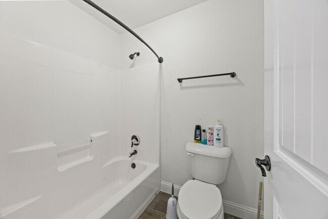 Building Photo - 4100 SW Deerfield Blvd