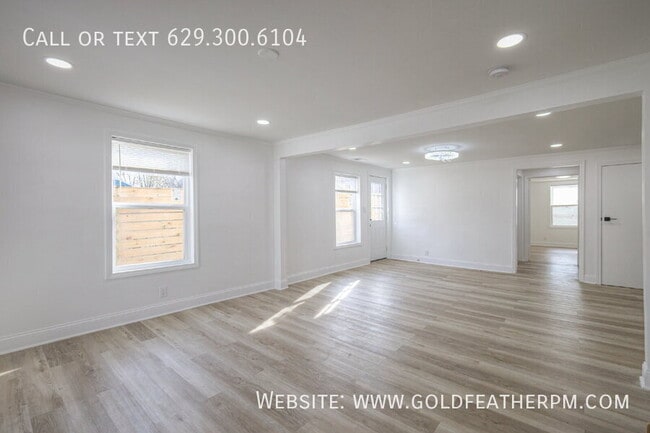 Building Photo - 1707 17th Ave N