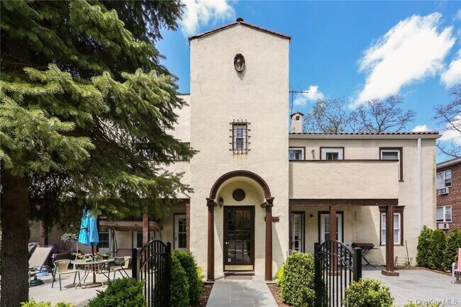 Building Photo - 107 Kensington Rd