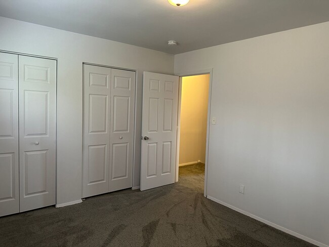 Building Photo - Townhouse in Newport News