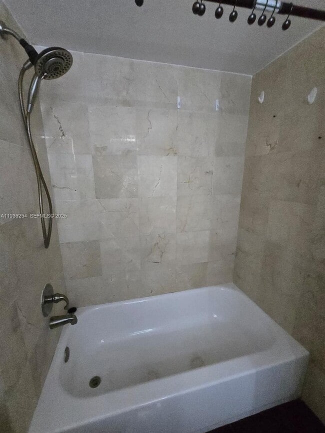 Building Photo - 609 S State Rd 7