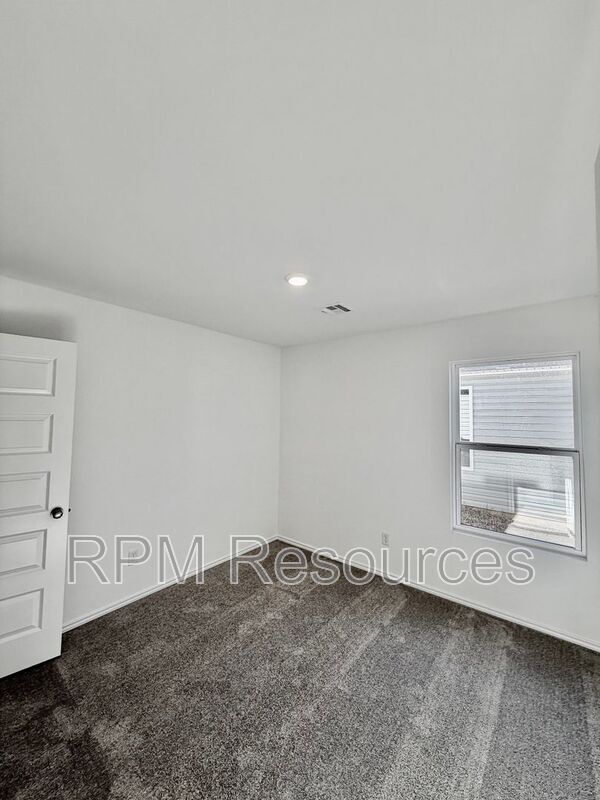 Building Photo - 10320 Baled Bermuda Rd