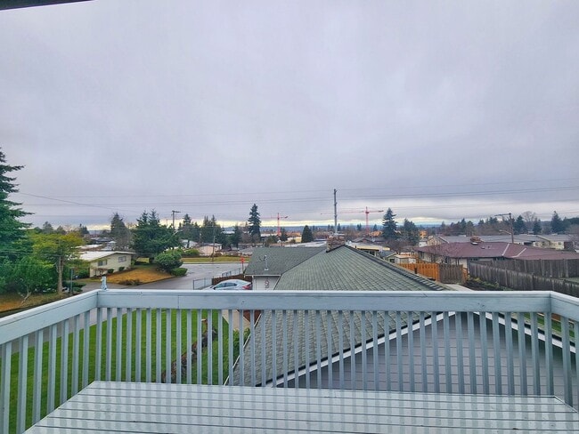 Building Photo - Beautiful 4 Bed 3 Bath Spacious Home in Renton