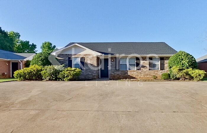 Primary Photo - 125 Deer Pkwy
