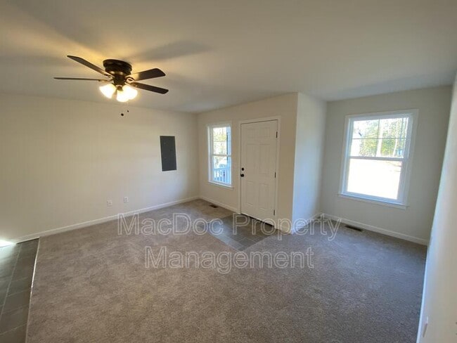 Building Photo - 64 Hickory Ln