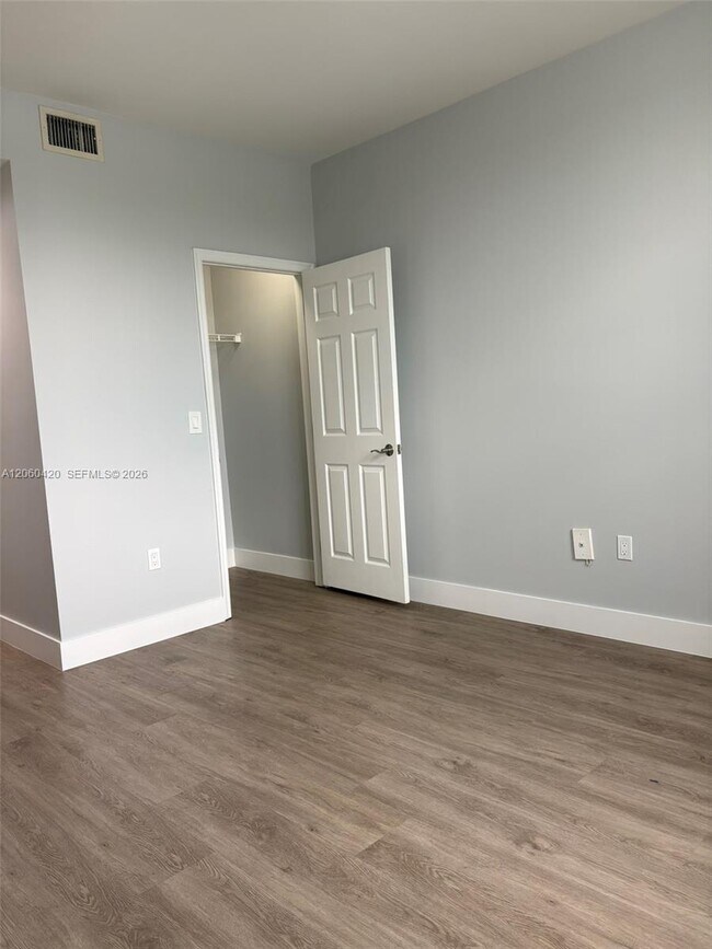 Building Photo - 2100 Greenview Shores Blvd