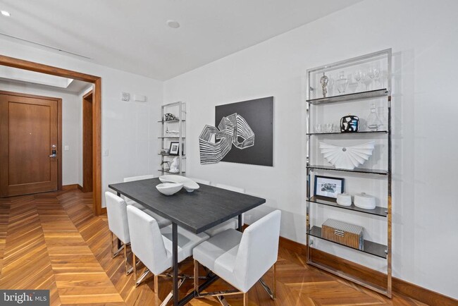 Building Photo - 300 International Drive