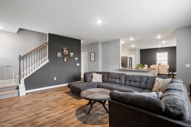 Building Photo - 68 Black Crk Dr