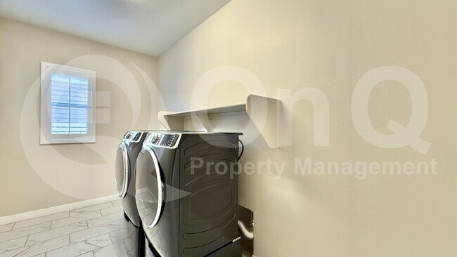 Building Photo - 10741 Tarragon Ave