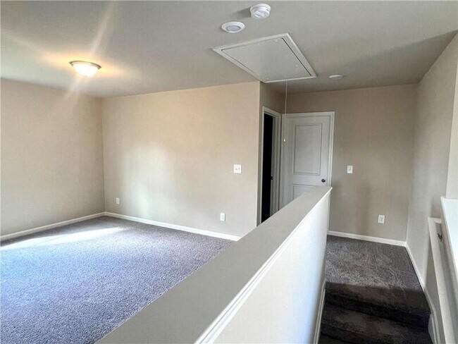 Building Photo - 114 Auburn Xing Wy