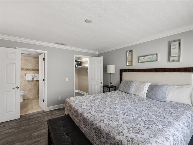 Building Photo - 185 Brightwater Dr