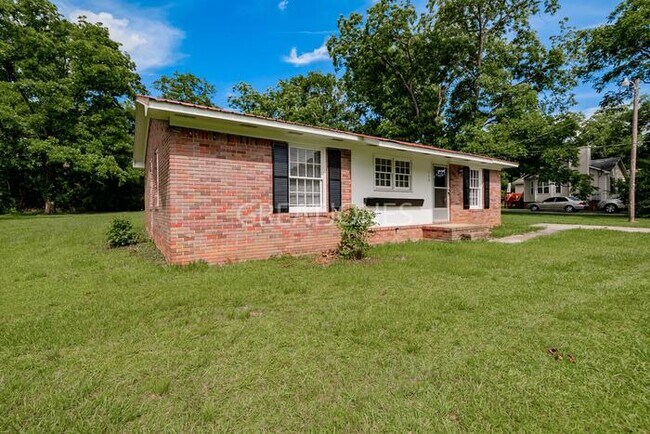 Building Photo - 968 Crestline Dr