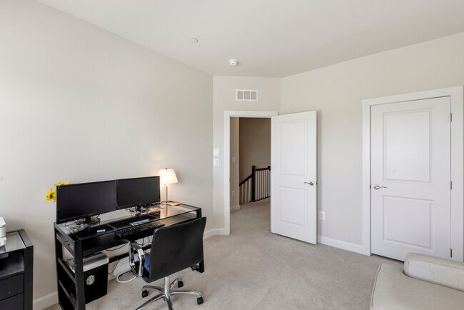 Building Photo - 5917 Glen Willow Wy